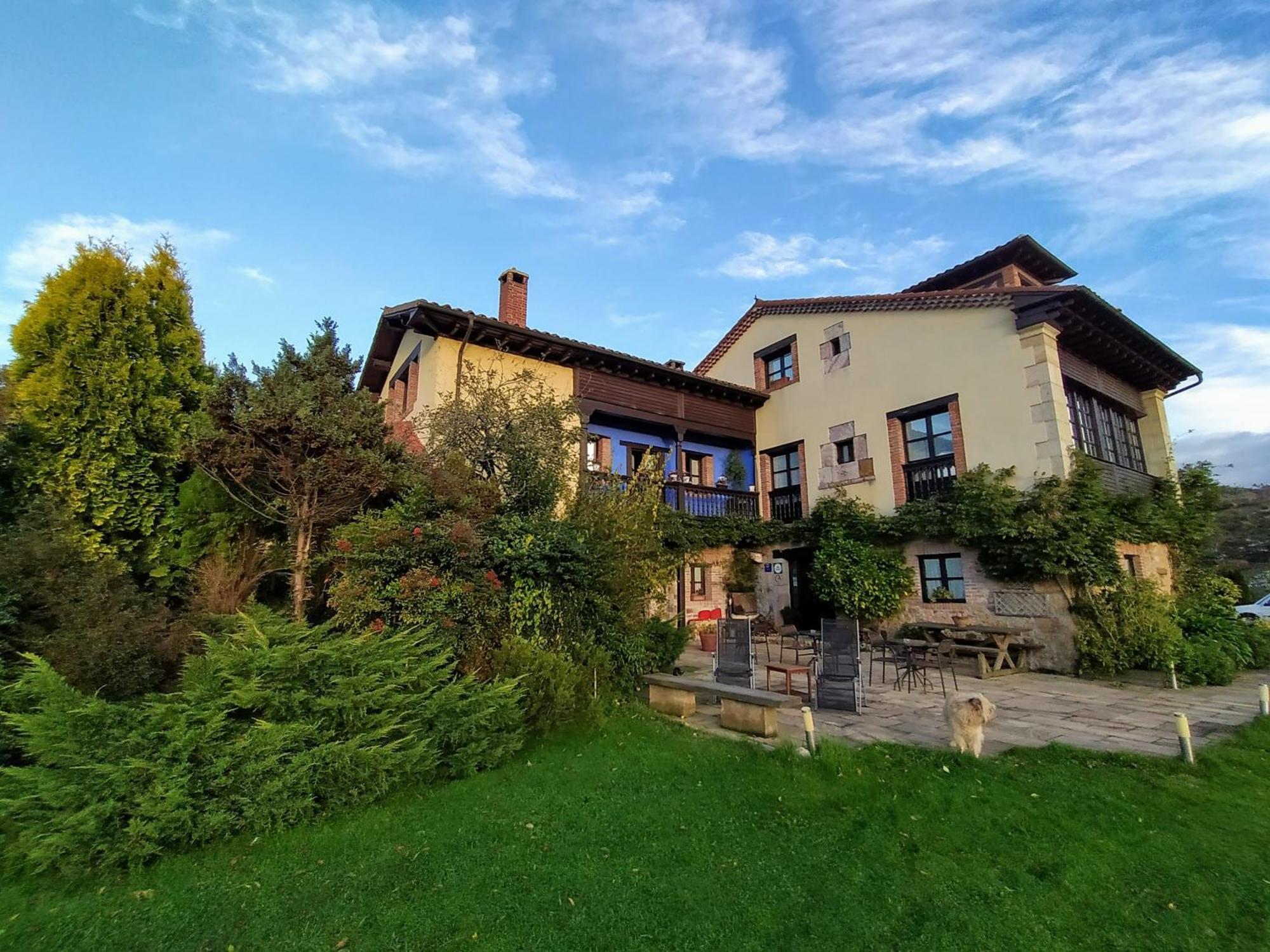 Heredad De La Cueste Llenin Exterior photo